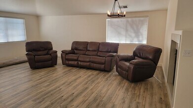 14210 Corte Luna in Bakersfield, CA - Building Photo - Building Photo