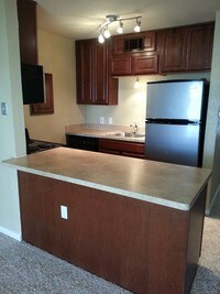 Lakeshore Apartments photo'