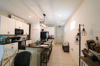 11837 Clare Hill Ave in Riverview, FL - Building Photo - Building Photo