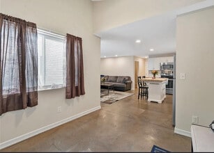 6606 Kirkville Rd in East Syracuse, NY - Building Photo - Building Photo