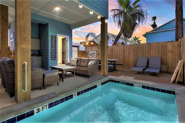 1624 Eleventh St in Port Aransas, TX - Building Photo - Building Photo