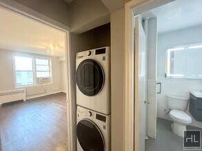 East 58th Street in New York, NY - Building Photo - Building Photo