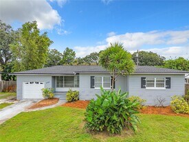 3753 Benson Ave N in St. Petersburg, FL - Building Photo