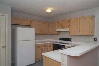 7938 Annes Circle Unit in Cordova, TN - Building Photo - Building Photo