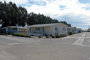 2250 Butler Rd in Oxnard, CA - Building Photo