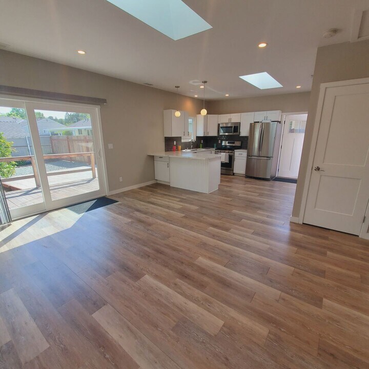 526 Shelly Dr in Pleasant Hill, CA - Building Photo