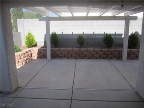1546 Dusty Canyon St in Henderson, NV - Building Photo - Building Photo