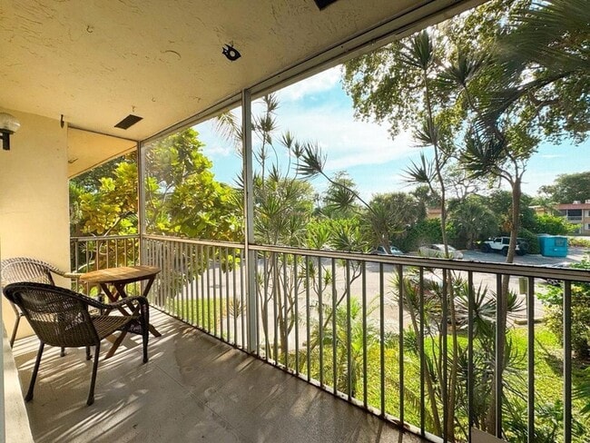 1920 NE 1st Terrace, Unit 216H in Wilton Manors, FL - Building Photo - Building Photo