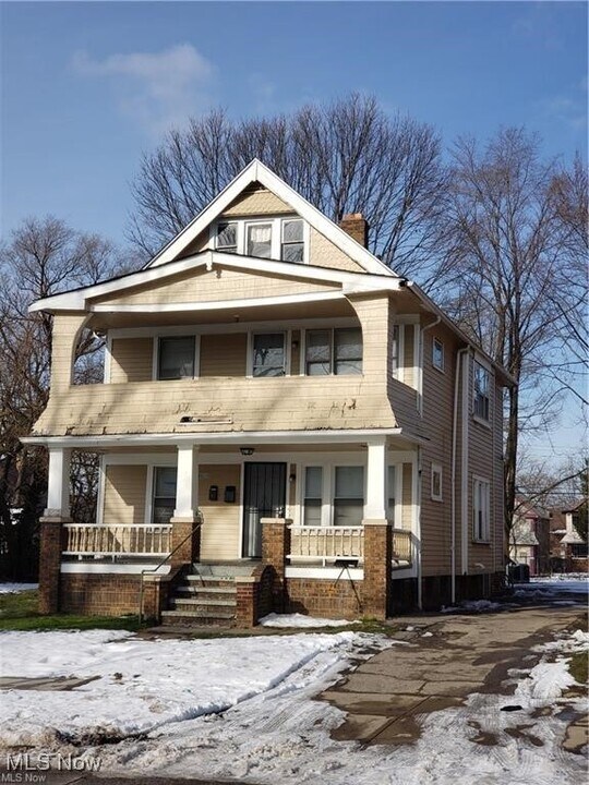 10613 Manor Ave in Cleveland, OH - Building Photo