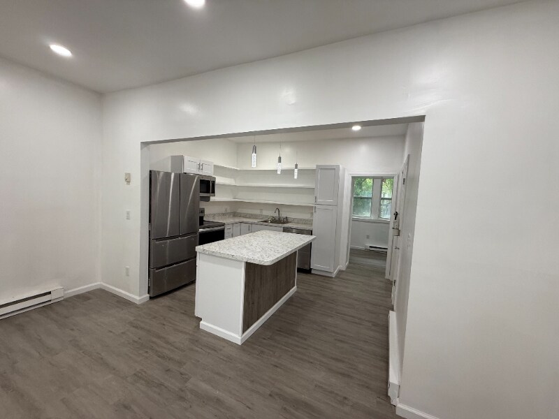 11 Trinity Pl in Albany, NY - Building Photo