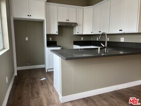 334 Stepney St in Inglewood, CA - Building Photo