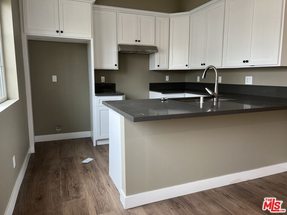 334 Stepney St in Inglewood, CA - Building Photo