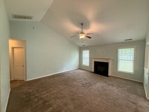 212 Garden Folly Ln in Richlands, NC - Building Photo - Building Photo