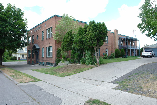 2102 N Howard St in Spokane, WA - Foto de edificio - Building Photo