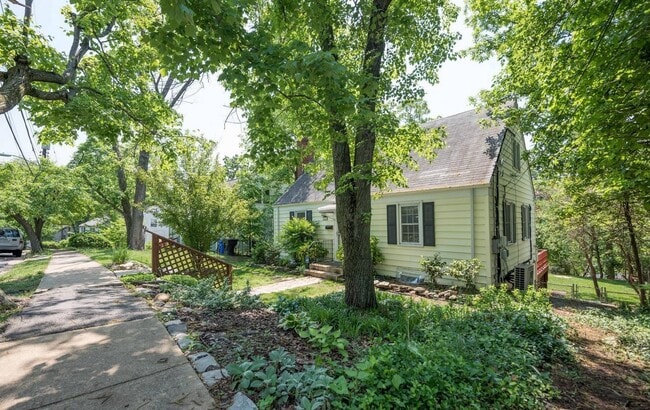 property at 2416 S Culpeper St