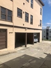810 York St in Oakland, CA - Building Photo - Building Photo