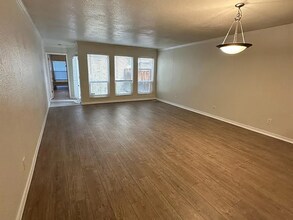 7178 N Fruit Ave, Unit APT 117 in Fresno, CA - Building Photo - Building Photo