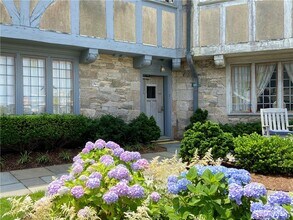 61 Ledge Rd in Newport, RI - Building Photo - Building Photo