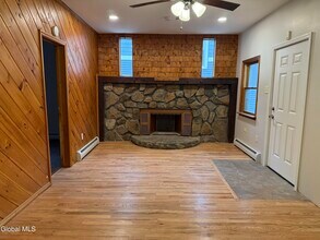 38 State St in Saratoga Springs, NY - Foto de edificio - Building Photo