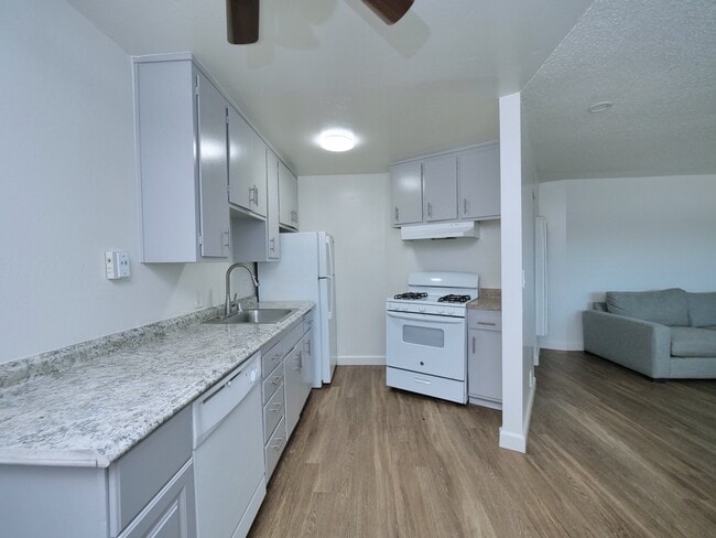 Orange Grove Apartments in Sacramento, CA - Foto de edificio - Building Photo