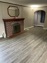 592 E Montcalm St in Pontiac, MI - Building Photo - Building Photo