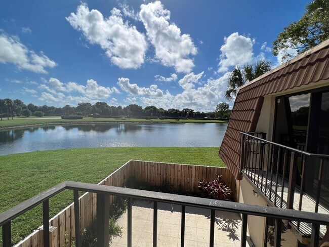 255 Charter Way in West Palm Beach, FL - Building Photo - Building Photo