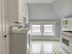 328 Summer St in Buffalo, NY - Building Photo - Building Photo
