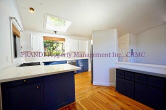 2 Heuters Ln in Mill Valley, CA - Building Photo - Building Photo