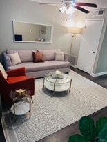 Villages of Royal Lane in Dallas, TX - Building Photo