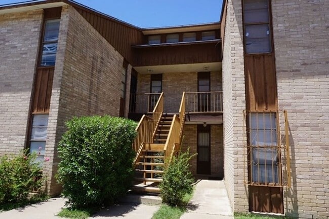 100 Hillside Rd, Unit 217 in Laredo, TX - Building Photo - Building Photo