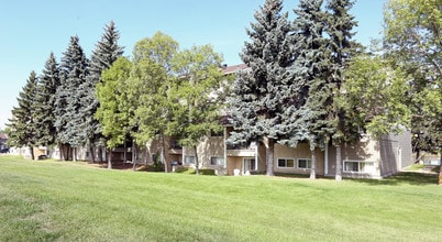 Victoria County in Edmonton, AB - Building Photo - Building Photo