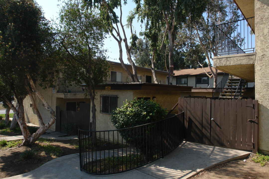 9094 Harness St in Spring Valley, CA - Building Photo