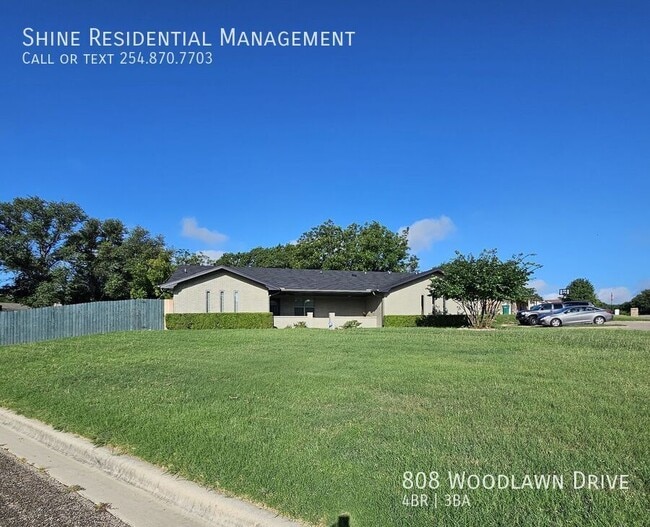property at 808 E Woodlawn Dr