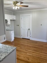 2221 Station Rd, Unit 2 in Erie, PA - Foto de edificio - Building Photo