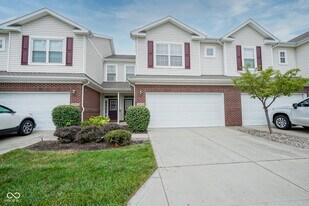 10944 Perry Pear Dr in Zionsville, IN - Building Photo