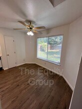 451 W Marilyn St in Farmersville, CA - Foto de edificio - Building Photo