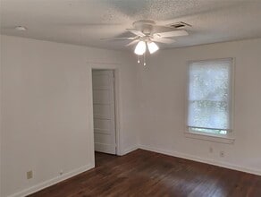 545 Lindsey St in San Marcos, TX - Building Photo - Building Photo