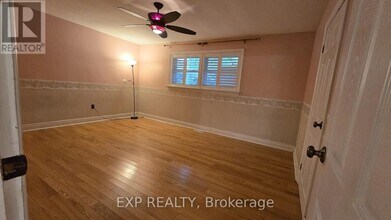 535 Enfield Rd in Burlington, ON - Building Photo - Building Photo