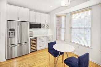 453 Albany Ct in West New York, NJ - Building Photo - Building Photo