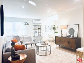 1843 Normandie Ave in Los Angeles, CA - Building Photo - Building Photo