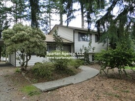 2613 180th Ave E in Lake Tapps, WA - Building Photo