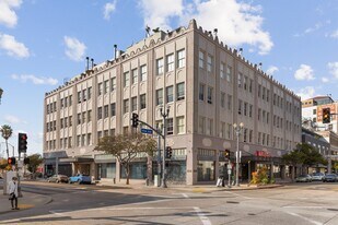 115 W 4th St in Long Beach, CA - Building Photo