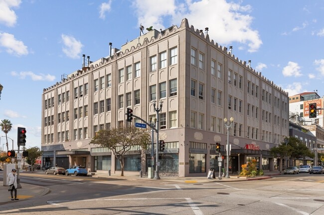 property at 115 W 4th St