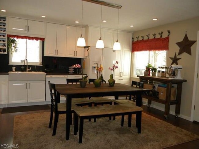 property at 994 Moneta Ave
