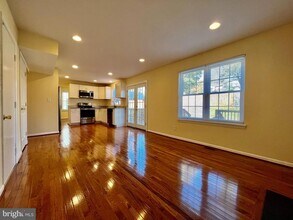 402 Chalmers Ave in Glen Burnie, MD - Building Photo - Building Photo