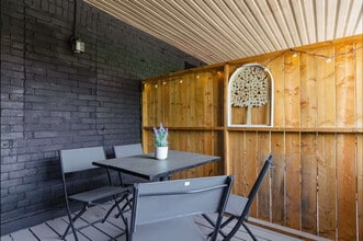 1366 Queen St E in Toronto, ON - Building Photo - Building Photo