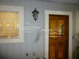 10815 Footwall Dr in Grass Valley, CA - Building Photo