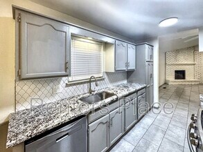 112 W Timberlane St in Broken Arrow, OK - Foto de edificio - Building Photo