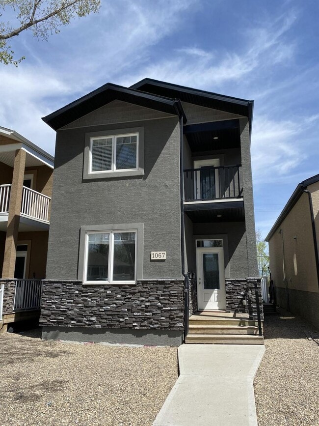 property at 1067 Lindsay St