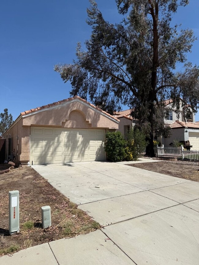 13561 Monterey Way in Victorville, CA - Building Photo - Building Photo